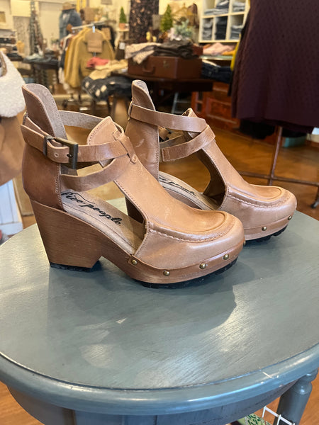 Free top people clogs