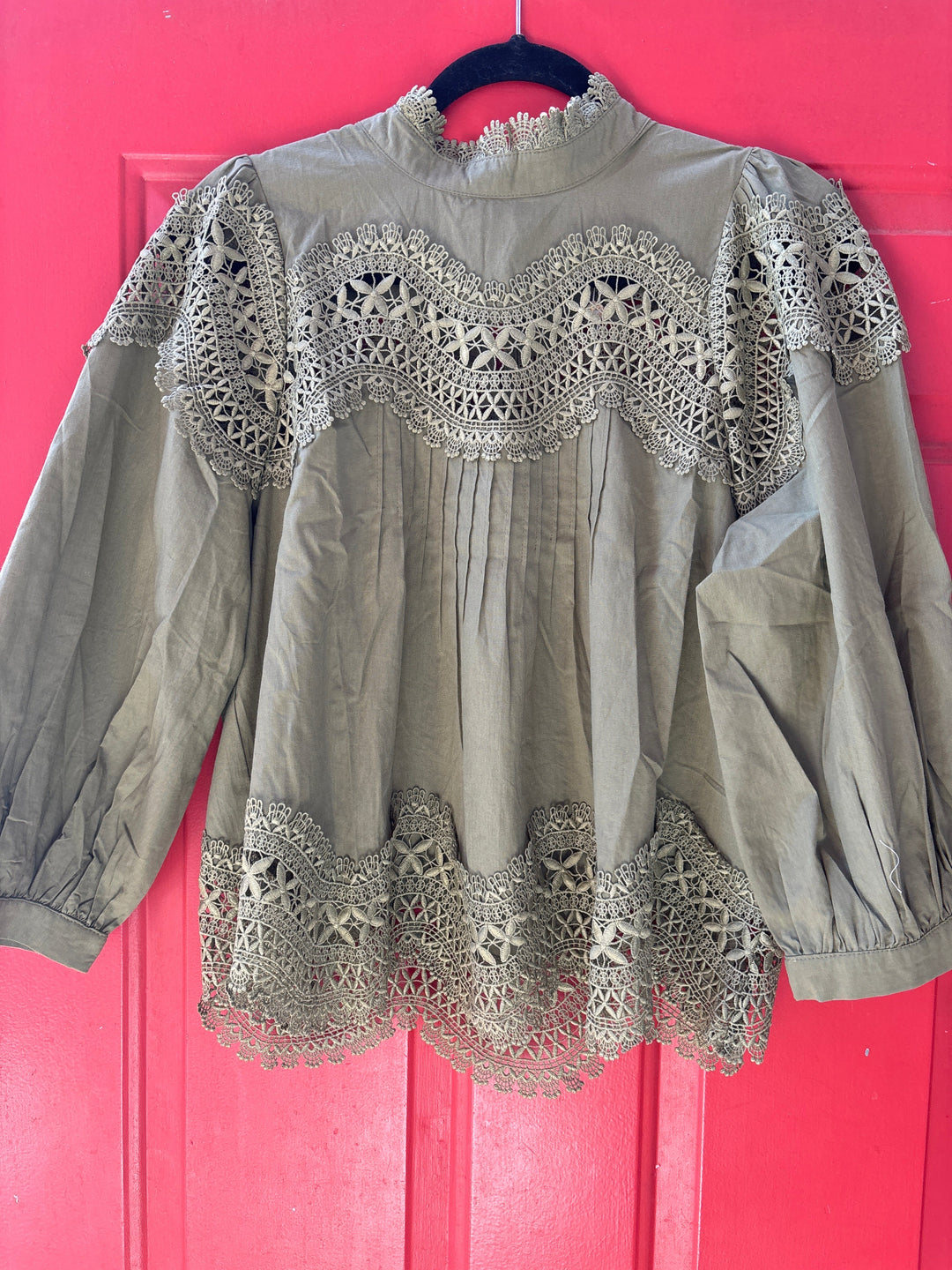 Olive Love Top Entro