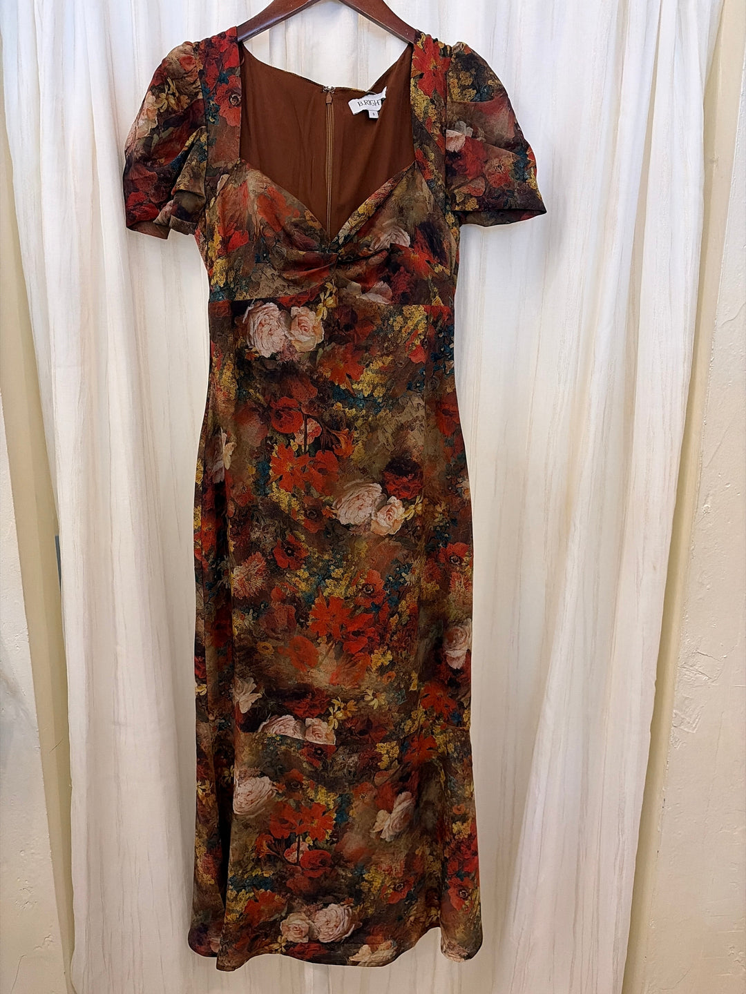 Twist Front Puff Sleeve Dress B. right