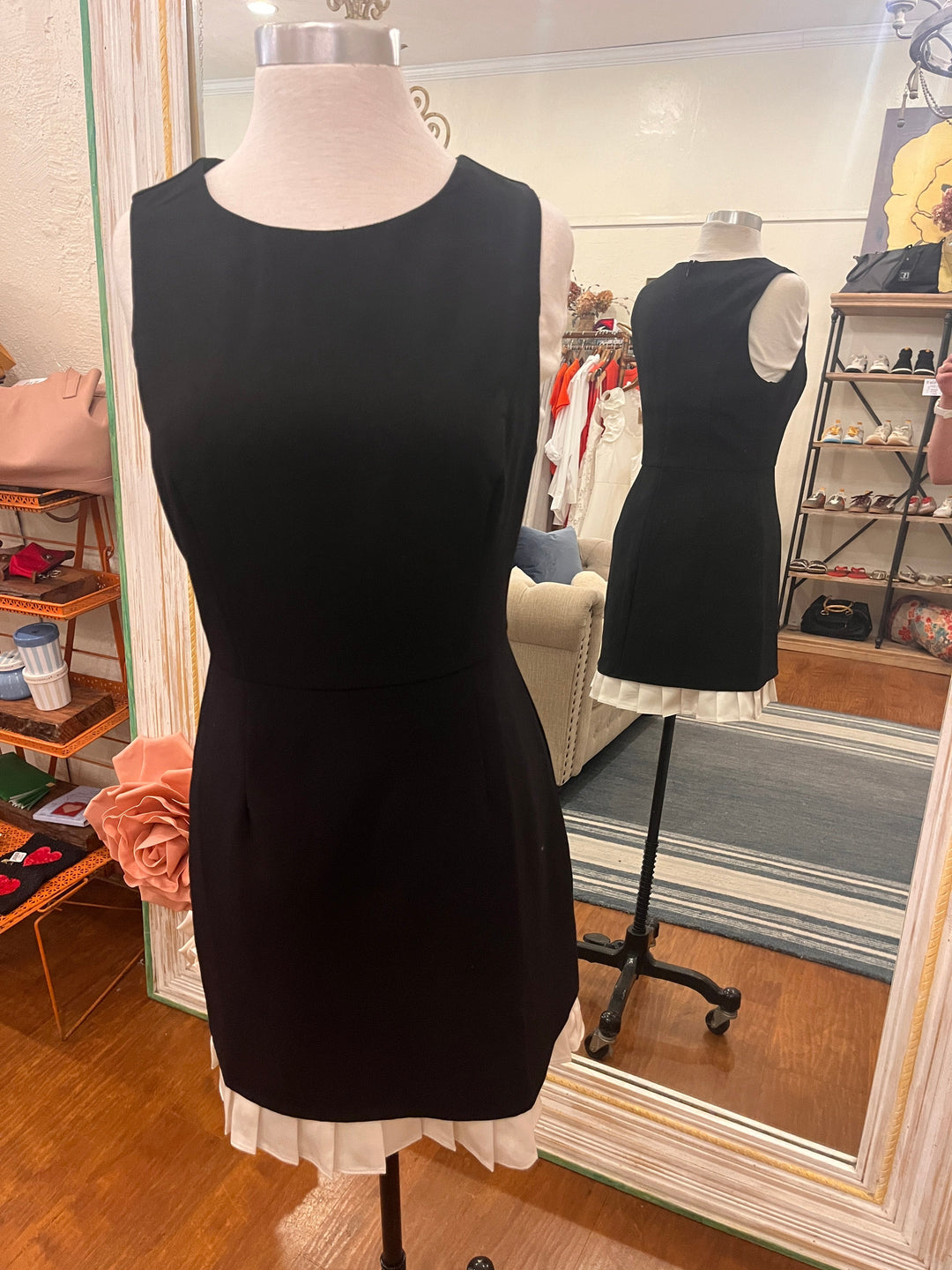 Contrast Color Dress B. right