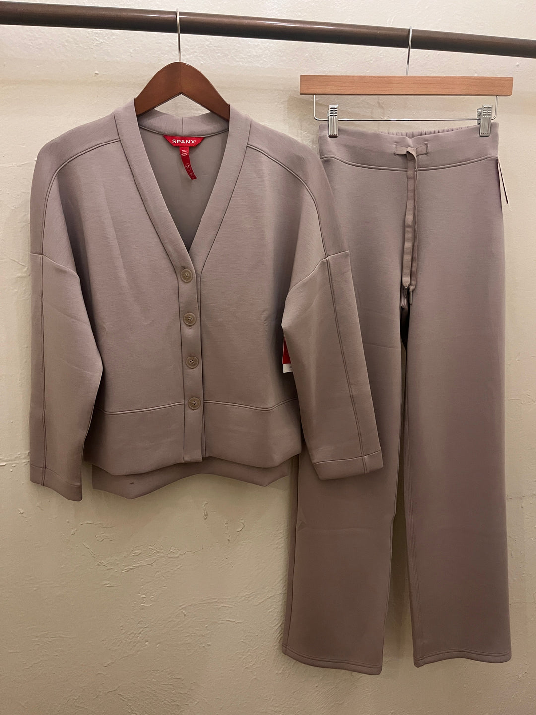 AirEssentials Straight Leg Pant Spanx