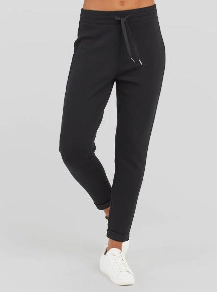 AirEssentials Tapered Pant Spanx