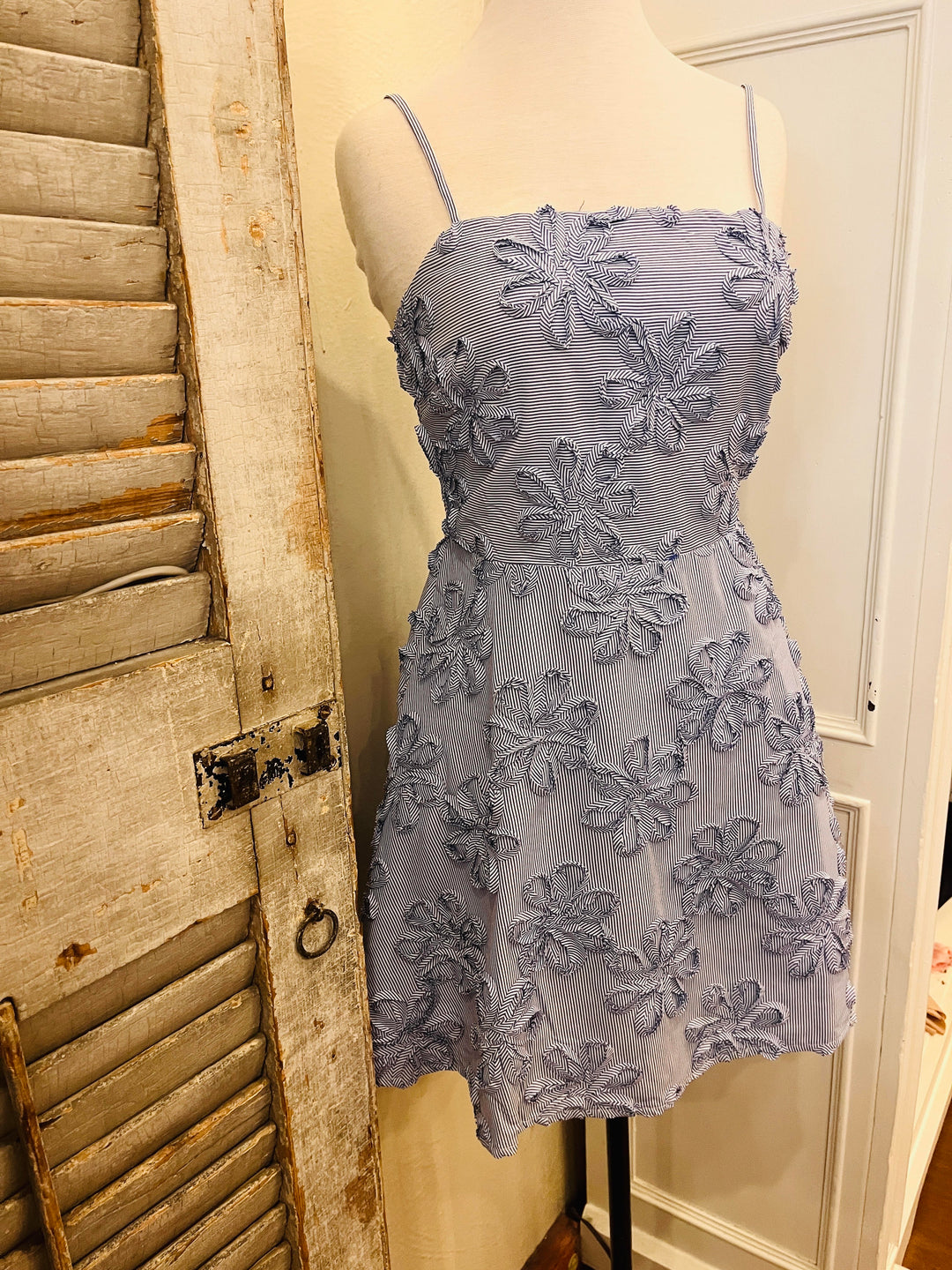 Splashy Moment Dress B. right